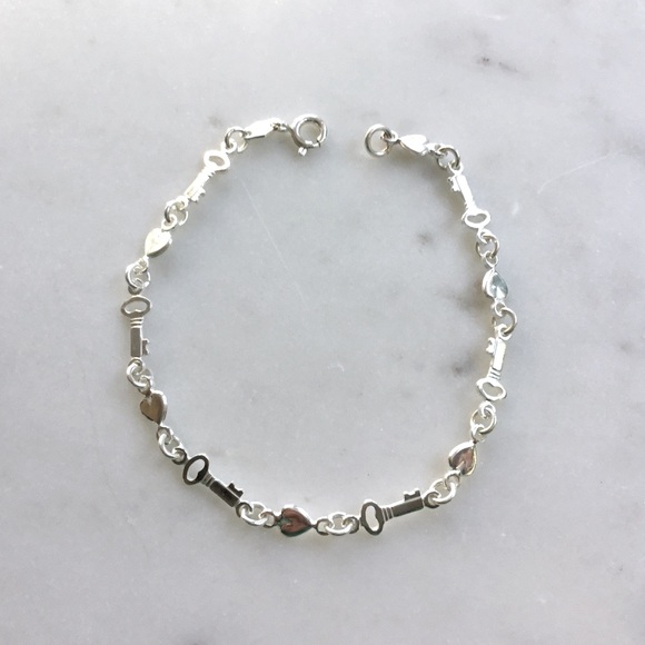 Jewelry - Sterling Silver Key & Heart Bracelet